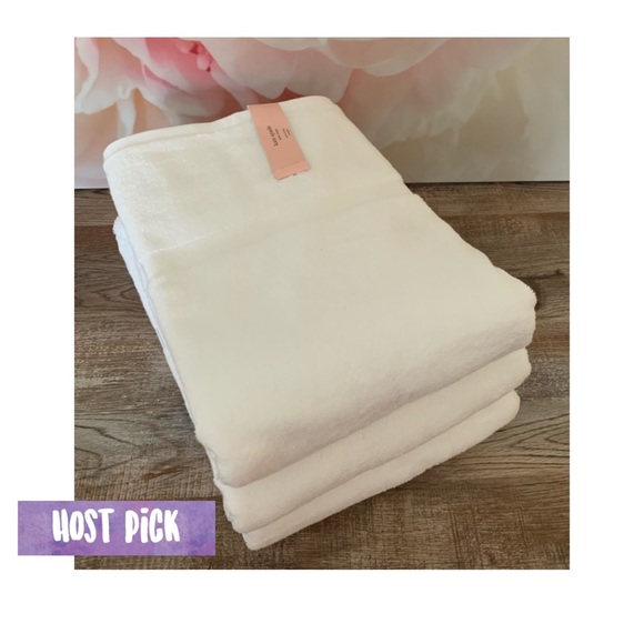 kate spade Other - NWT Kate Spade 3 White Bath Towels